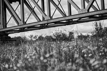 Pont ferroviaire (noir et blanc)