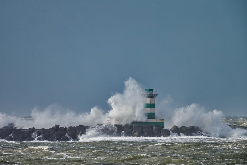 Leuchtturm im Sturm von Menno Schaefer