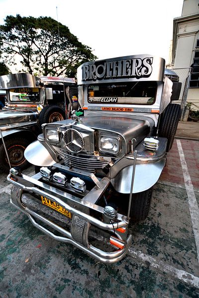 Verchromter Jeepney mit auffälligen Details von Frank Photos