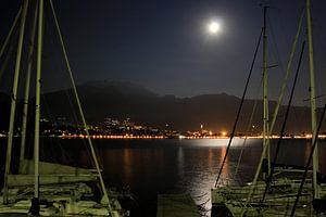 Mondlicht über dem Comer See von Louise Poortvliet