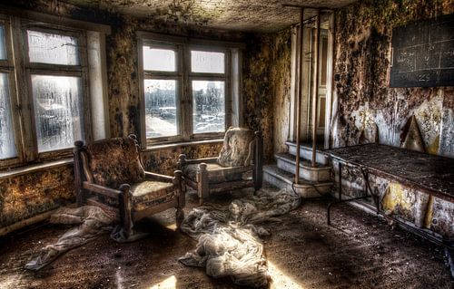 Mold room by Eus Driessen