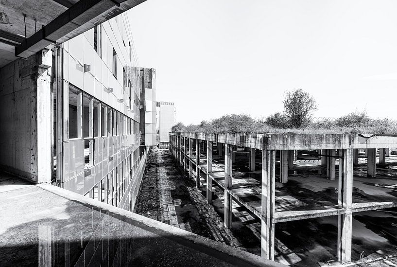 Abandoned hospital - Zagreb (Croatia) by Marcel Kerdijk