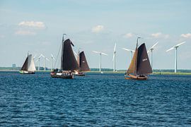 Botters in de zeilen voor Spakenburg von Brian Morgan