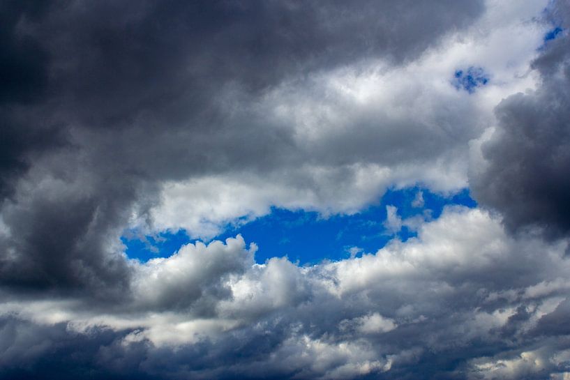 Blauwe lucht van Michiel Zeeman