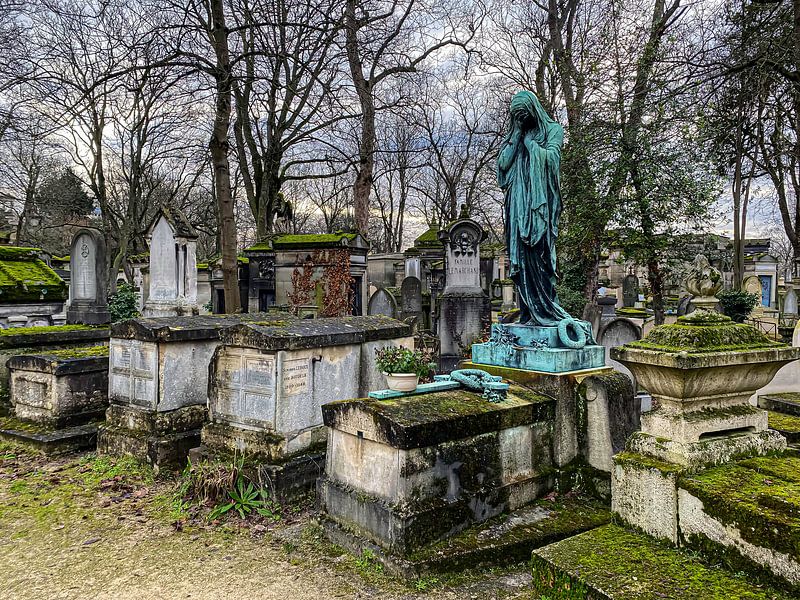 Zeitvertreib auf dem Friedhof Pere Lachaise (Paris) von Joost Leferink