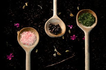 Kruiden in lepel / culinaire foto / kleurrijk van Meggie Spek