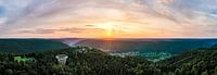 Bad Wildbad in het Zwarte Woud bij zonsopgang van Werner Dieterich thumbnail