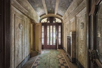 Lostplace - Hall d'entrée d'une villa abandonnée sur PixelDynamik