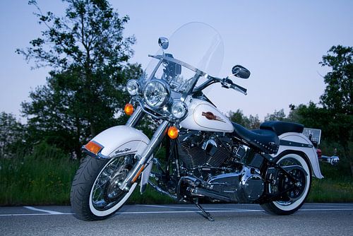 Harley Davidson Heritage softtail, avondopname