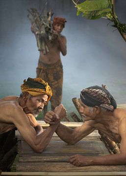 La bataille de bras dans le centre de Java sur Anges van der Logt