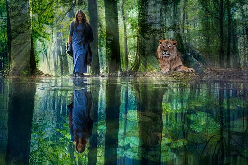 Une belle jeune femme dans son monde féerique