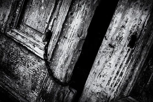 Detail van oude deur | Kreta, Griekenlan | Zwart-wit foto I Reis- &amp; Straatfotografie