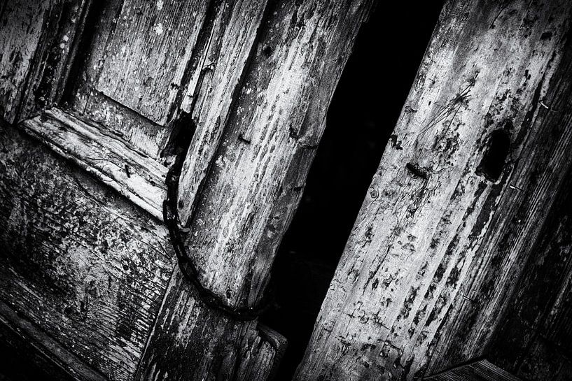 Kreta | Detail einer griechischen Tür in Schwarz-Weiß | Reisefotografie von Diana van Neck Photography
