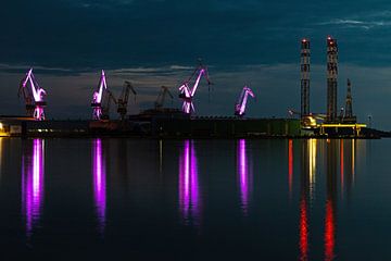 Illuminated cranes in Pula in Croatia by Alexander Ließ