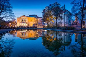 Oper Halle am Abend
