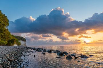 Kreidefelsen im Nationalpark Jasmund bei Sonnenaufgang von Markus Lange