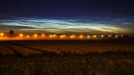 Lichtende nachtwolken by Dirk van Egmond