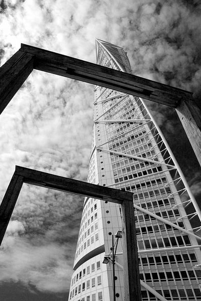 skyscraper Turning Torso in Malmo par Eugene Winthagen