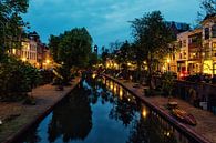 De Oudegracht in Utrecht vanaf de Vollersbrug met in de verte de Domtoren (kleur) van André Blom Fotografie Utrecht thumbnail