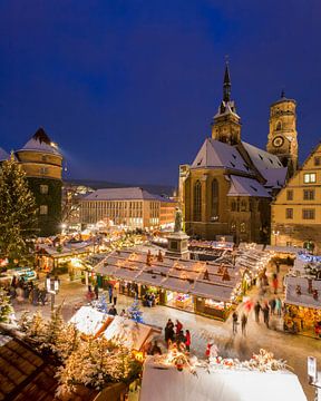 Kerstmarkt op de Schillerplatz in Stuttgart van Werner Dieterich
