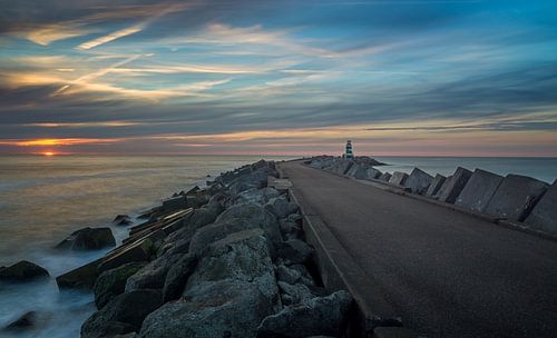Der Pier und Leuchtturm von IJmuiden