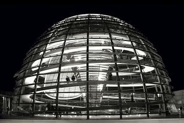 Walking in the helix at the Reichstag of Germany by Jan de Vries