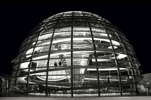 Walking in the helix at the Reichstag of Germany by Jan de Vries