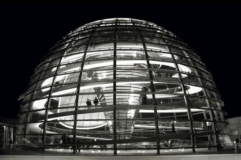Walking in the helix at the Reichstag of Germany by Jan de Vries