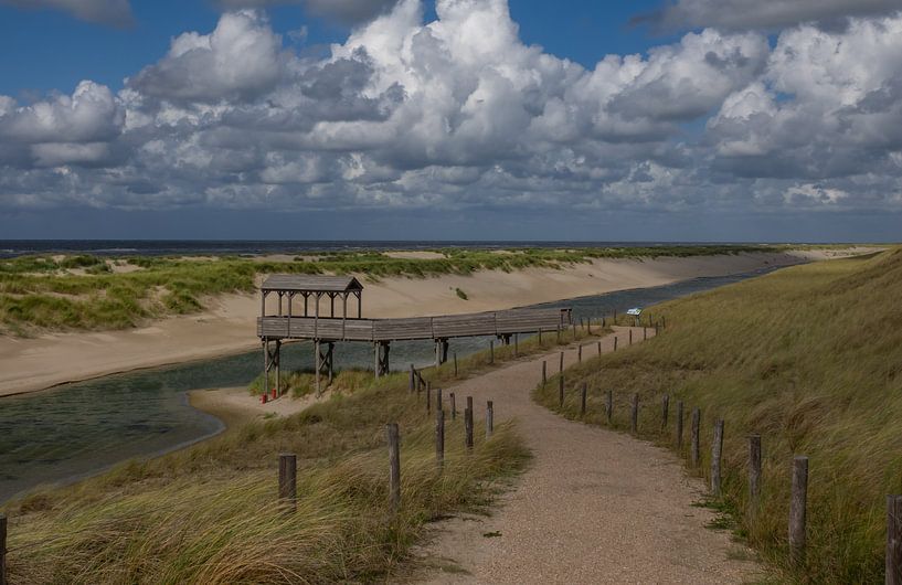 The lookout post at the beautiful Petten (North Holland). by Natascha Worseling