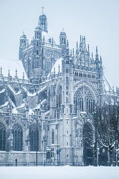 Sint Jan, Den Bosch, in de sneeuw van Joost Smits Photography