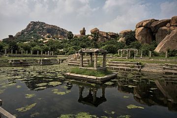 Ruïnes en natuur: harmonie in Hampi van Frank Photos