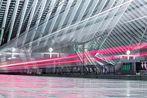 Gare de Liège-Guillemins - Architecture - Traits de lumière