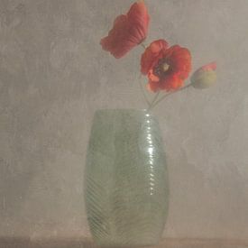 Poppy in vase Faded flower painting by Sander Van Laar