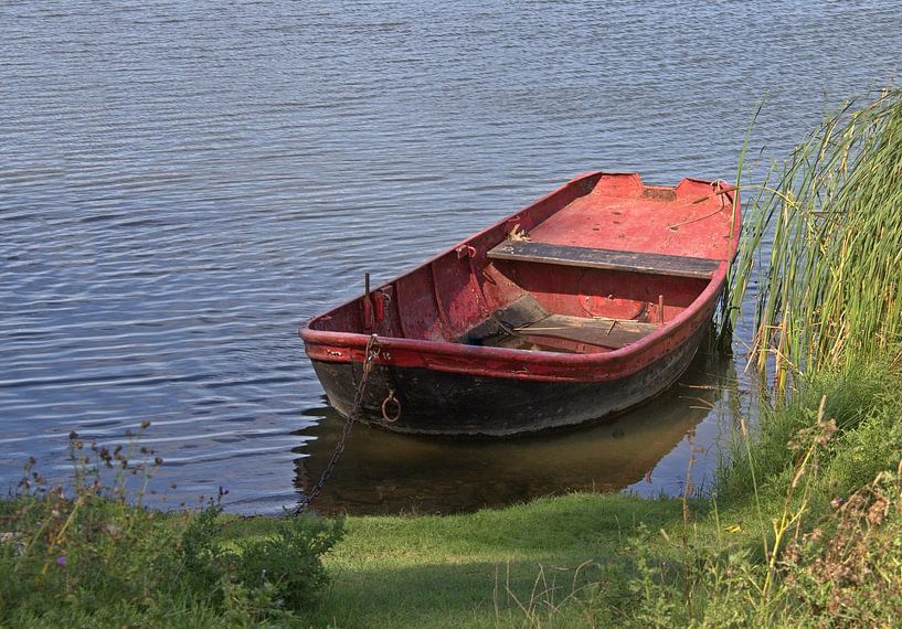 Bateau au bord de l'eau par Jose Lok