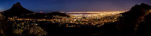 Kaapstad - Zuid Afrika - Stad in de nacht sur Ferdy Korpershoek