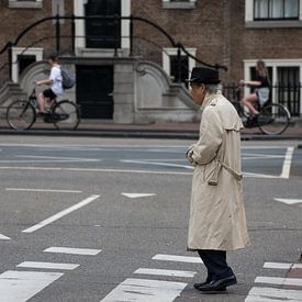 Gentleman in Amsterdam von Ralph Mbekie