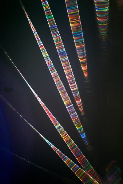 Abstract spinnenweb 4 van Anne Ponsen