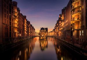 Le château entouré d'eau de Hambourg