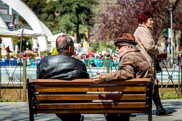 Alte Männer amüsieren sich