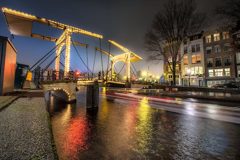 Bridge at light van Marc Hollenberg
