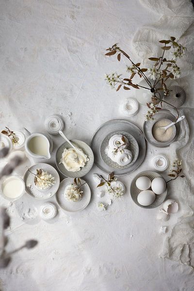 It's not all black or white - white 05 by Dorien Paymans