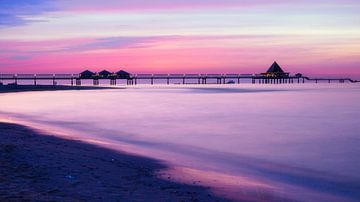 De pier van Heringsdorf bij zonsondergang van Tilo Grellmann