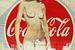 Nu érotique - femme nue contre le logo emblématique de Coca-Cola sur Jan Keteleer