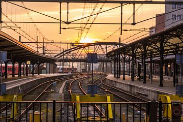 Sunset Groningen Station by Gerald Schuring