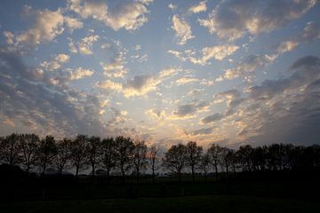 Zonsondergang in Drenthe van Leon van Voornveld