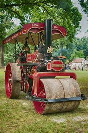 Steam roller by Jo Beerens