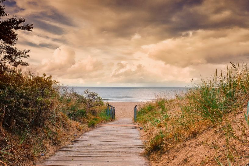 Cloudy sky by Dieter Ludorf