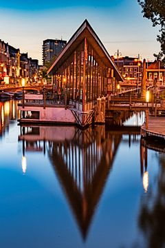 Bootshaus Galgenwater Leiden in der Abenddämmerung