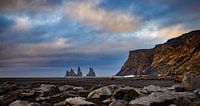 Vik , met het mooie zwarte strand en een kijk op Reynisdrangar