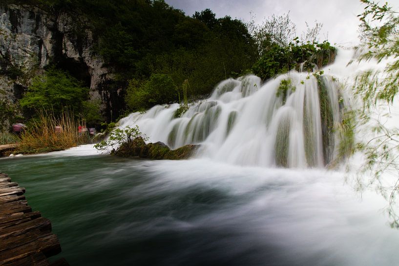 Petite cascade en Croatie par Jennifer Hendriks